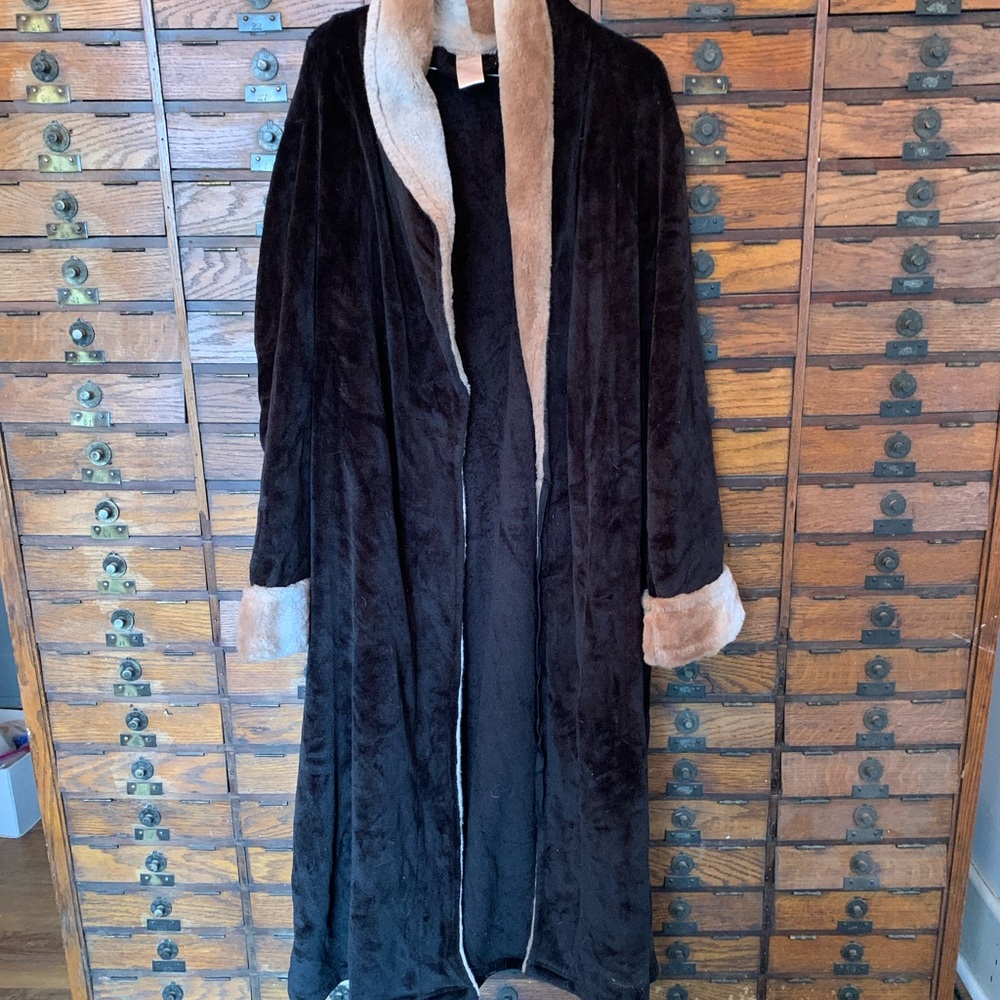 Faux Fur Robe - Picture 3 of 4